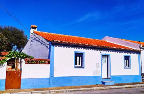 Reguengos de Monsaraz House | Casa Menir - typically simple and welcoming