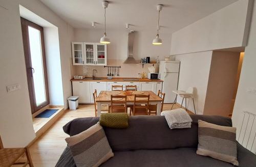 Penas de San Pedro House | Casa Mesones