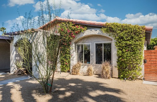 Palm Springs House | Casa Mesquite - Lovely Bungalow in S Palm Springs