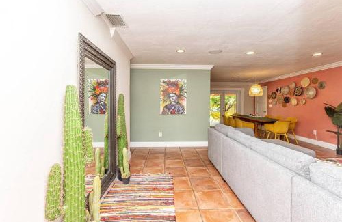 Olympia Heights House | Casa Mexican home - Big Pool - Hot Tub - FITS 12