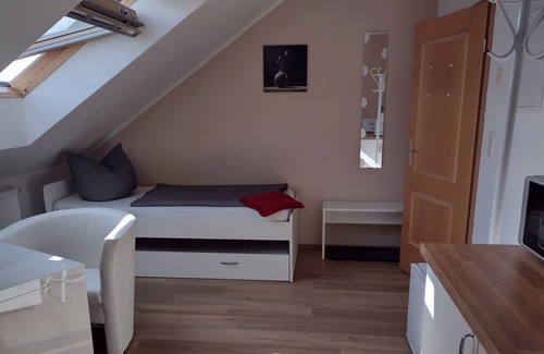 Meine House | Casa Meynum - Pension & Cafe