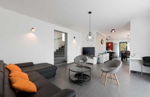 Trget House | Casa Mia near the sea with a stunning view