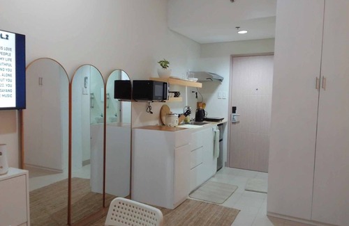 Caloocan Condo | CASA MILA condo in Quezon City with swimming pool, free WiFi and parking.