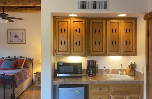 Tanque Verde House | Casa Milagrosa A private one bedroom casita with views overlooking Tucson