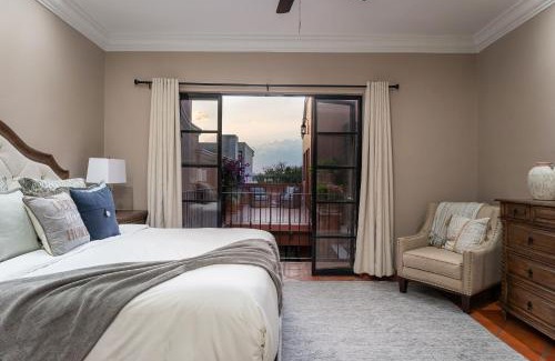 Colonia San Antonio House | Casa Mimosa, 3BR Retreat with Rooftop & City Views