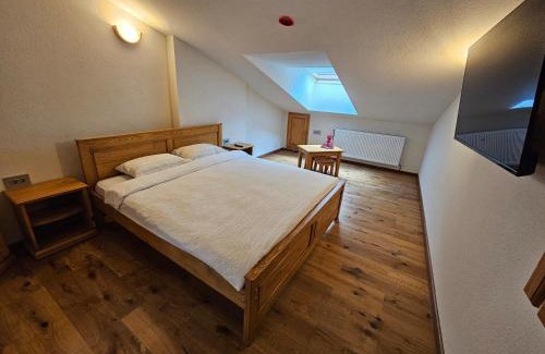 Capatanenii Pamanteni Cabin | Casa Miorita