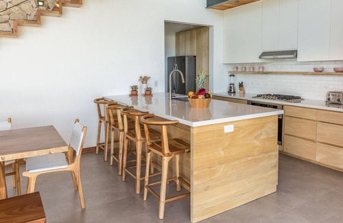 Carmen Villa | Casa Mirame - Beautiful Ocean View Villa in the heart of Santa Teresa