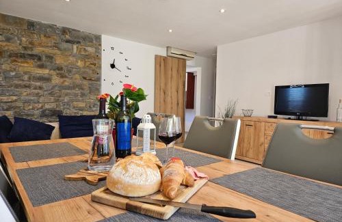 Spodnje Skofije Apartment | Casa Miranda - family comfort in a quiet area, near the sea, with BBQ and FREE parking
