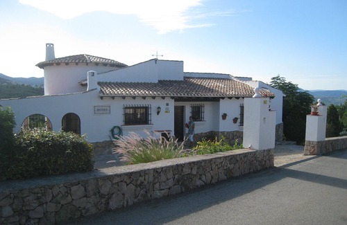 Monte Pego House | Casa Misebelo : Charming Villa with many terraces