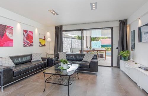 Bon Relax House | Casa moderna con piscina, Wi-Fi, AA, barbacoa y parking en Sant Pere Pescador - ES-89-73
