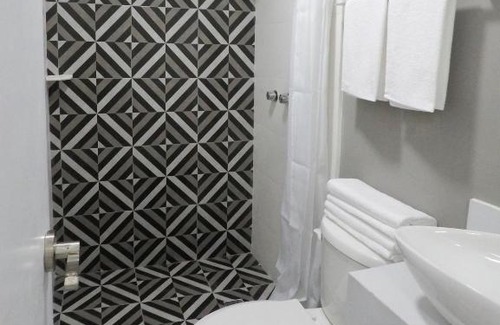 Monterrey Hotel | Casa moderna equipada como hotel habitación 5