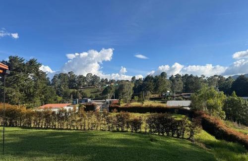 Bello House | Casa moderna san Felix cerca a parapentes y miradores con vista a Medellín