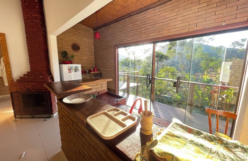 Teresopolis Ski Chalet | Casa Mohini: Deck Para Montanha e Lareira. Piscina Natural e Templo a 5 min