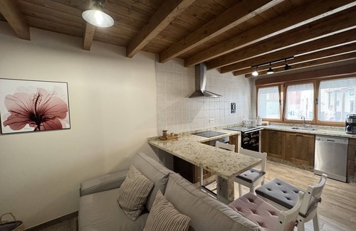 Bimenes Municipality House | Casa Moises Bimenes