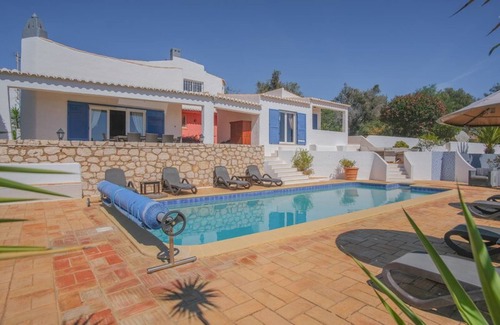 Calicas Villa | Casa Montaza 4 bedroom private villa that sleeps 8, aircon and pool.