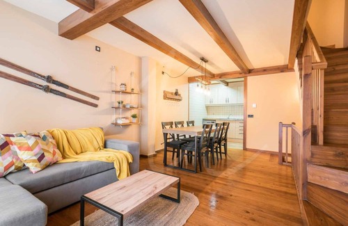 Las Bordas House | Casa Montjòia by SeaMount Rentals