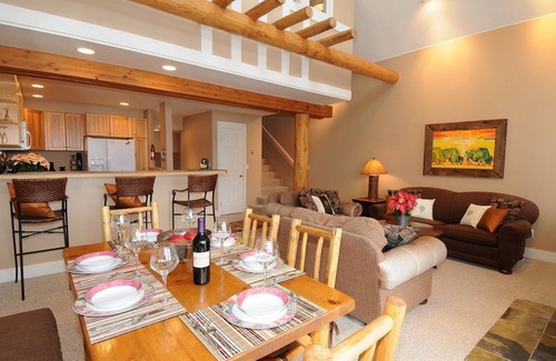 Saddle Ridge House | Casa Moonlight One - Ski in/Out - Direct to Iron Horse Lift - 2 Bed 2.5 Bath