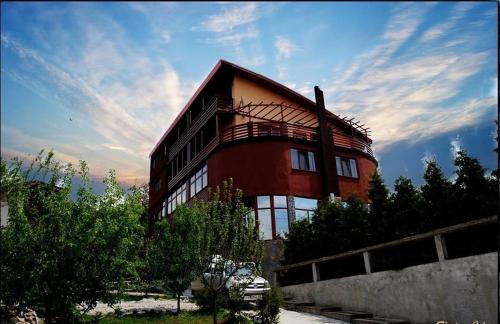 Moroeni House | Casa Moroeni