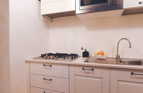 Monsano House | Casa Mortella A: A graceful apartment that is part of an ancient manor house, with Free WI-FI.