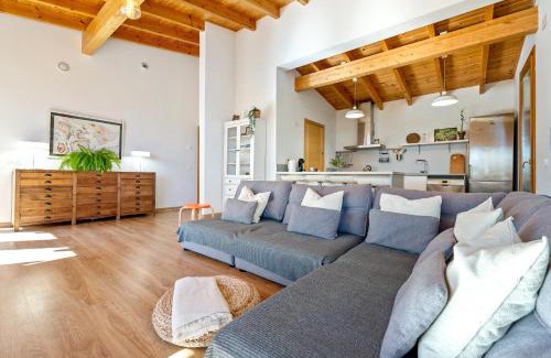 Montreal House | Casa nórdica en el bosque con vistas al mar
