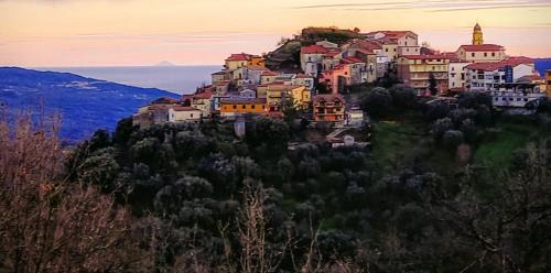 Cuccaro Vetere House | casa n'donda