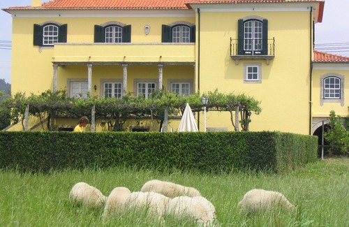 Cardielos House | Casa Noble century. XVIII with private pool, balconies and spectacular views!