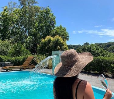 Santa Helena Ski Chalet | Casa na árvore com hidro, piscina, trilha, cavalo