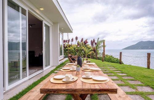 Prainha House | Casa na costeira com vista para o mar