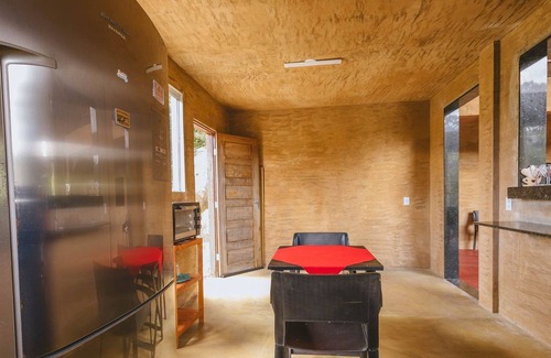 Bezerros House | Casa na pedra em Serra Negra vista para montanha