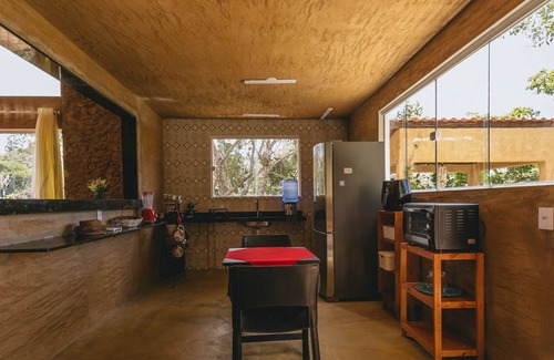 Bezerros House | Casa na pedra em Serra Negra vista para montanha