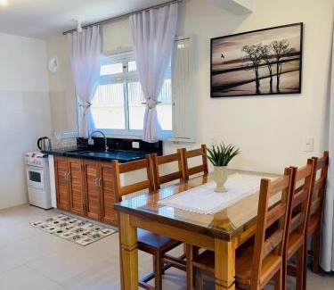 Palhoca House | Casa na praia em SC com Wi-Fi e churrasqueira