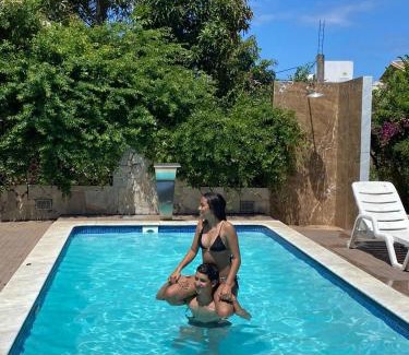 Ipitanga House | Casa na praia piscina privativa