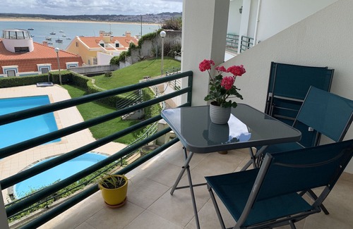 Sao Martinho do Porto Apartment | Casa na Onda - Sonho da Baia, luxury 2-bedrooms on the beach, sea view and pool