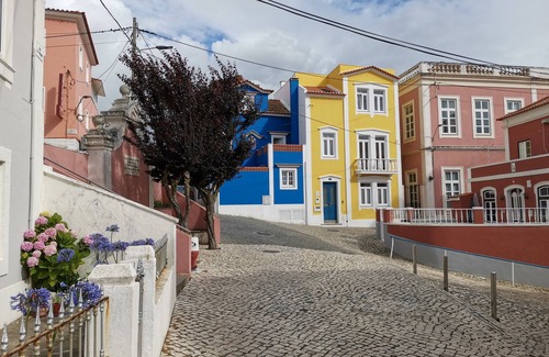 Sao Martinho do Porto Apartment | Casa na Onda - Sonho da Baia, luxury 2-bedrooms on the beach, sea view and pool