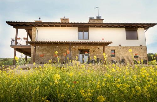 Valle de Yerri House | Casa Nahia Hostal Rural