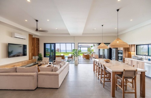 Potrero Villa | Casa Natalia: Luxurious Oceanfront Villa with Housekeeping and Concierge