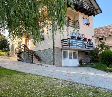 Moieciu House | Casa Nicole