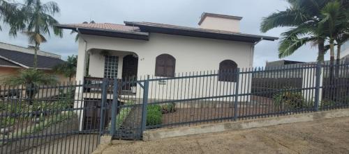 Sideropolis House | Casa no centro de Siderópolis