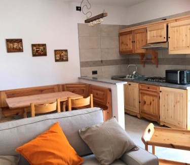 Voltino Apartment | Casa Nonno Sergio lake view by Gardadomusmea