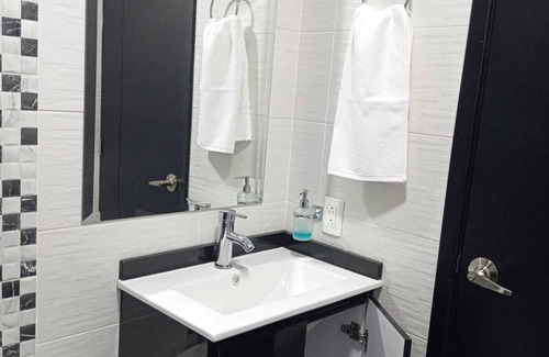 Paipa House | Casa Nueva Completamente Equipada Para Descansar Cerca al Centro, Iglesia, Lago