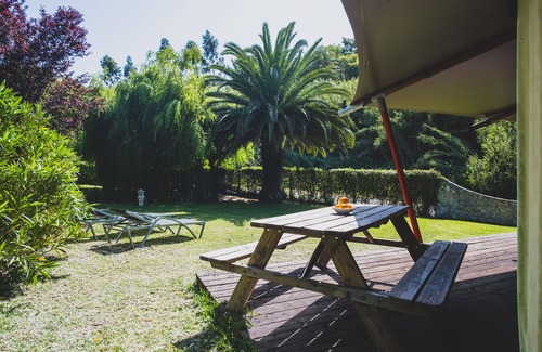 Caldas da Rainha RV Rental | Casa Ohashi – Luxury Glamping Tent with View of the Pond and Green Valley