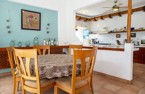 Colonia Andres House | Casa Olas 3 bedroom, 2.5 bathrooms, private garage and swimming pool.