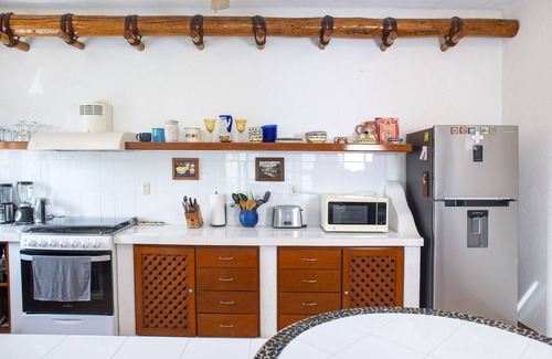 Colonia Andres House | Casa Olas 3 bedroom, 2.5 bathrooms, private garage and swimming pool.