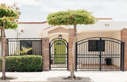 El Manglito House | Casa Olivo