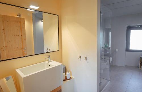 Altipiano Est Apartment | CASA OPICINA - Elegante appartamento in VILLA CARSICA