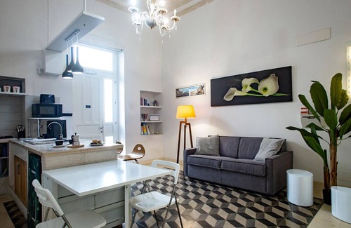 Brindisi Histotic Center Apartment | Casa Orchidea - The Fab Stay