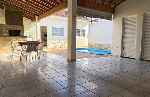 Tres Lagoas House | CASA OT ESTRELA - Climatização, churrasqueira e piscina