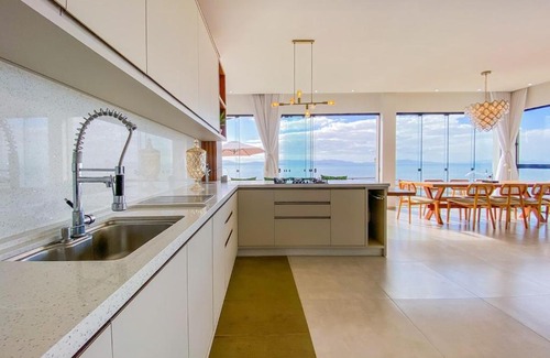 Biguacu House | Casa Pé na Areia!