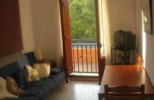 Murillo de Liena Cottage | Casa Pabán apartments for 2/3 people. Views of the river and mountains