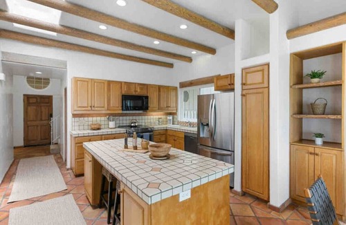 South Oceanside House | Casa Pacifica, Beachfront w/Fire Ring in Sand